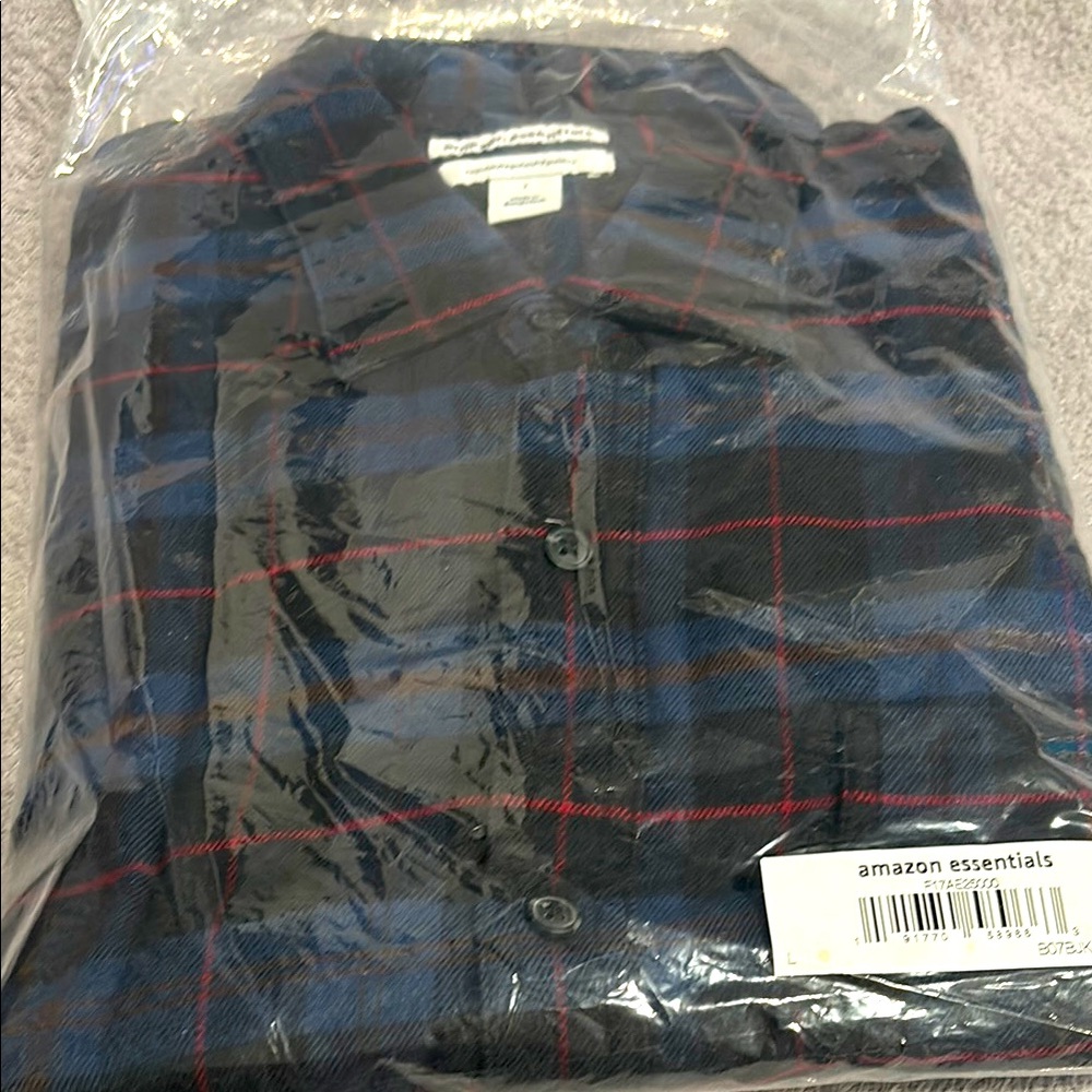 Amazon Essentials Men's Long-Sleeve Flannel Shirt Black‎ Blue Check Plaid, Large